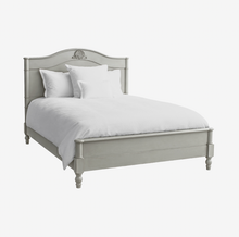Load image into Gallery viewer, Classic Shell Bed Luxe