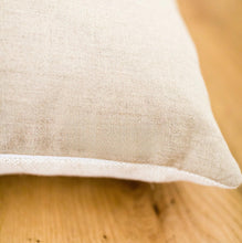 Load image into Gallery viewer, Farmington 22&quot; Pillow
