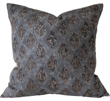 Load image into Gallery viewer, Genola 22&quot; Pillow
